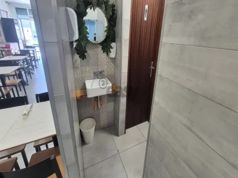 Snakc Bar/Café para trespasse no Catujal, Loures