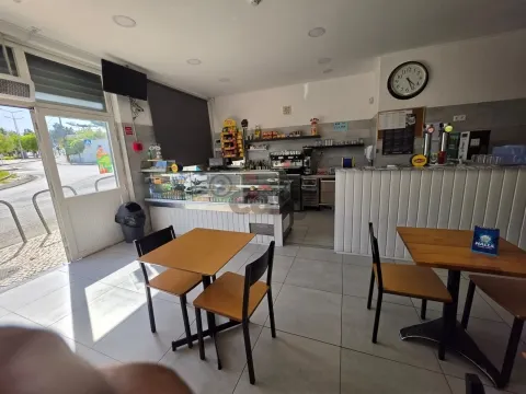 Café/Restaurante para trespasse no Catujal, Loures
