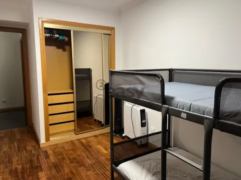 Apartamento 3 quartos e parqueamento