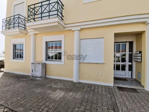 Apartamento T2, Rés do chão com Arrecadação e Terraço Comum, Ermidas Sado