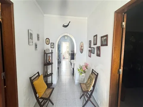Moradia Rústica com grande potencial no Coração de Messejana