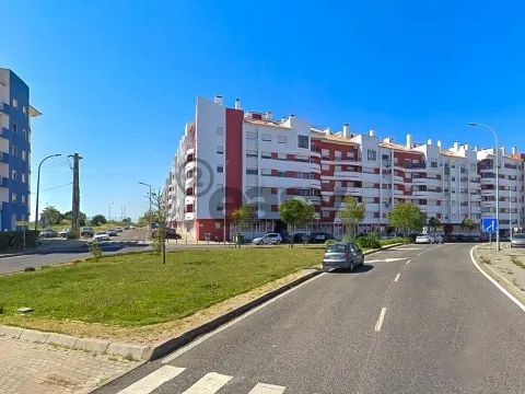 T2 na Cavaleira com parqueamento