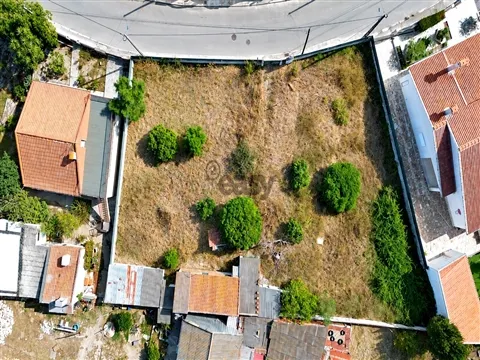 Dois Lotes de Terreno com 1.124 m² numa Localização Privilegiada, Barreiro