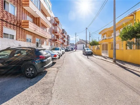 Apartamento T1 na Amora