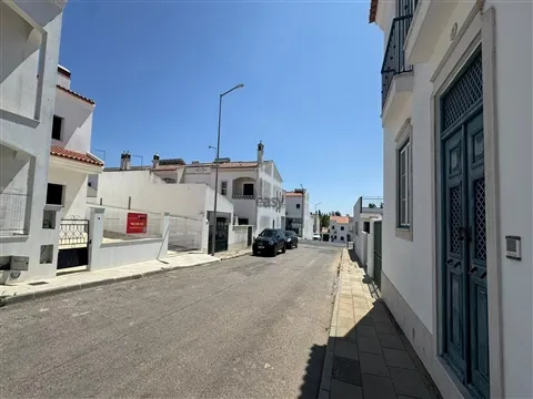 Moradia T5 de Luxo em Fase de Acabamentos em Castro Verde