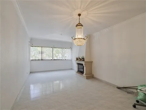 Apartamento T3 em 1º andar