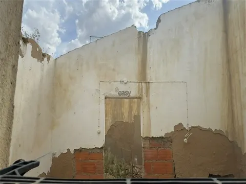 Moradia T2 para remodelar em Castro Verde
