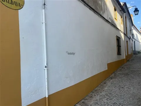 Andar de moradia, R/C com quintal no Centro Histórico em Évora
