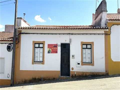 Moradia Térrea T2 com Logradouro E Elevado Potencial, Cabeço de Vide