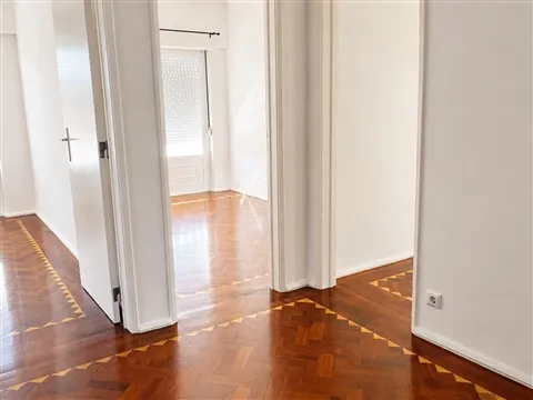 T2 para arrendar na Rua da Bombarda, no coração de Lisboa
