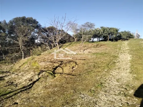 Baugrundstück mit 712 m² in Carreira Branca, Meinedo, Lousada.