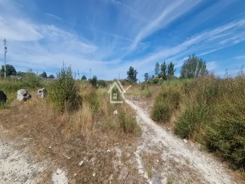 Stadtgrundstück in Meinedo, Lousada