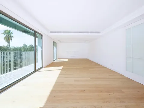 T4 - EMPREENDIMENTO NOVO - A ESTREAR - CAMPO GRANDE - ALVALADE