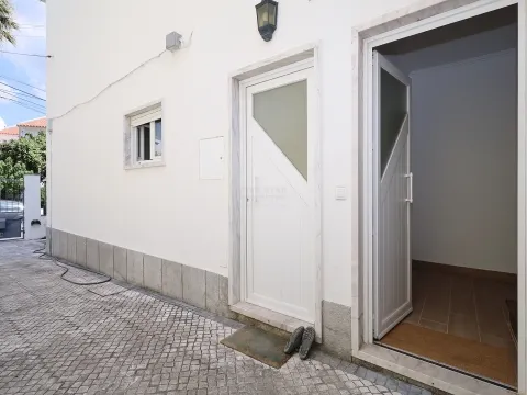 Arrendamento - T4 - Duplex - Terraço – Oeiras - Porto Salvo
