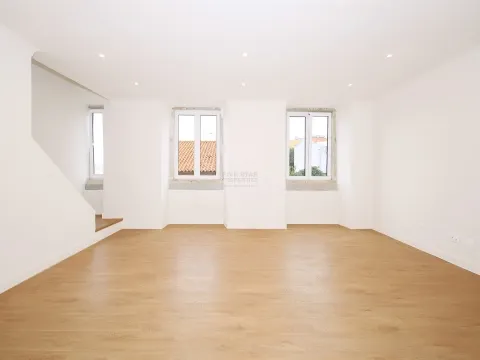 Duplex T2+1 -  Novo - Oeiras - 2o Esquerdo