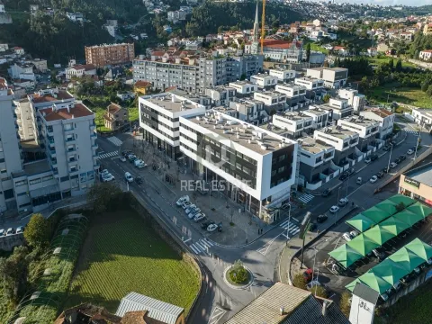 Loja Comercial em S. Pedro da Cova, Gondomar