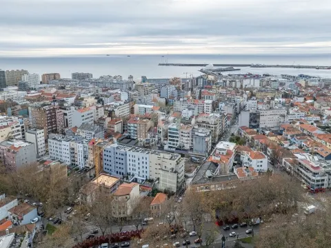 Apartamento NOVO T1 com Terraço ( Ultimo andar)