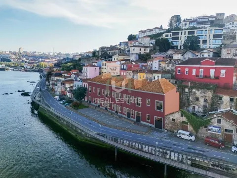Apartamento T1 junto ao Rio Douro em Gaia