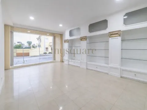 LOJA COMERCIAL PARA ARRENDAMENTO – EXCELENTE LOCALIZAÇÃO EM PAÇOS DE BRANDÃO