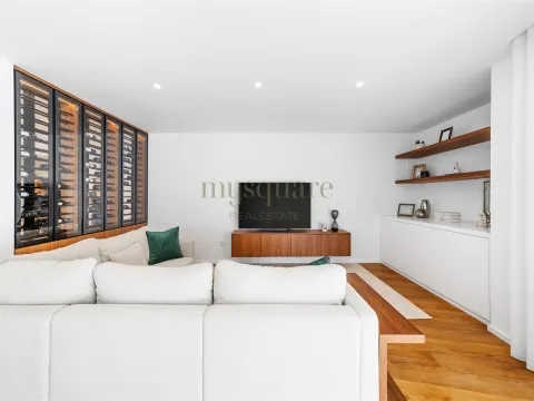 Apartamento T3 com Terraço em Vila Nova de Gaia