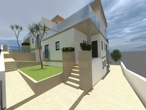 Moradia T4 na encosta de Buarcos