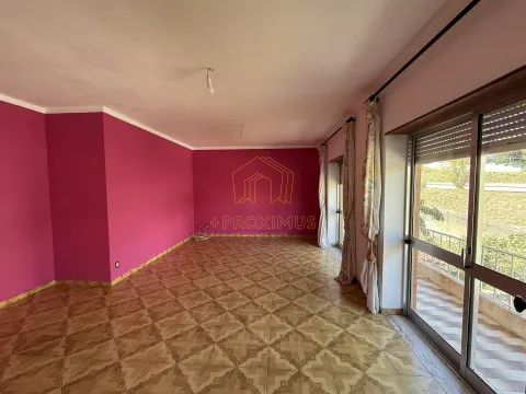 Moradia T3+1 c/ terreno na cidade