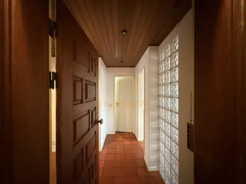 Apartamento T4 c/ garagem dupla e arrumo