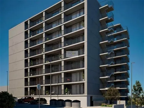 Apartamento T2 com terraço ao Monte da Virgem em Vilar de Andorinho