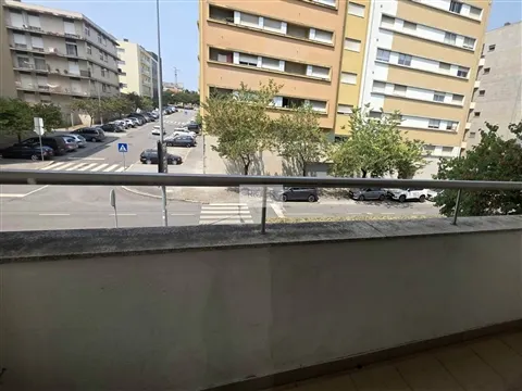 Apartamento T2+1 no Castelo da Maia à estação de Metro e Ismai.