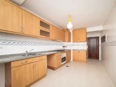 Apartamento T4 Vagueira, a 300 metros dos acessos da praia