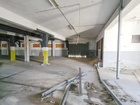 Armazém/Pavilhão industrial em Aveiro, Aradas, perto do acesso à Nº235