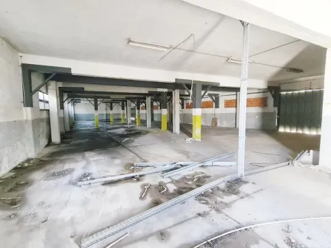 Armazém/Pavilhão industrial em Aveiro, Aradas, perto do acesso à Nº235