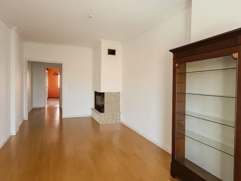 T2-Wohnung umgewandelt in T3-Duplex an der Hauptallee von Gafanha da Nazaré