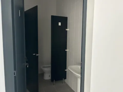 Industrial warehouse in the industrial zone of Oiã, Aveiro