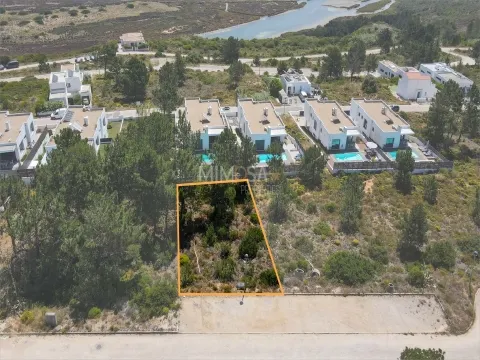 Urban plot in Espartal and just a few minutes from the beach