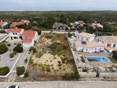 Urban plot of 1,100 m² in Vale da Telha - Aljezur