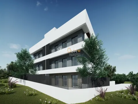 Appartement met 3 suites en prachtig uitzicht in Mexilhoeira