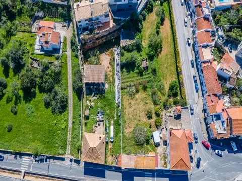 Progetto di riabilitazione nel cuore di Ferragudo con area ricreativa