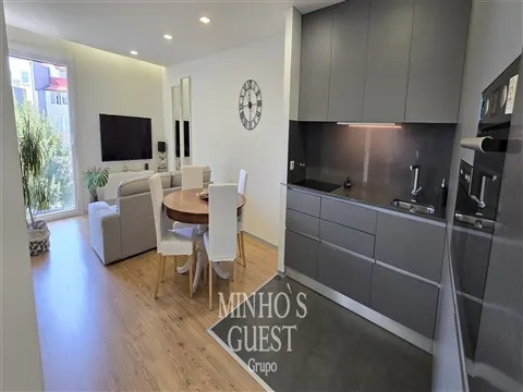 Apartamento T2(95m2) pronto habitar c/ AC e lugar de garagem - Centro Histórico de Braga