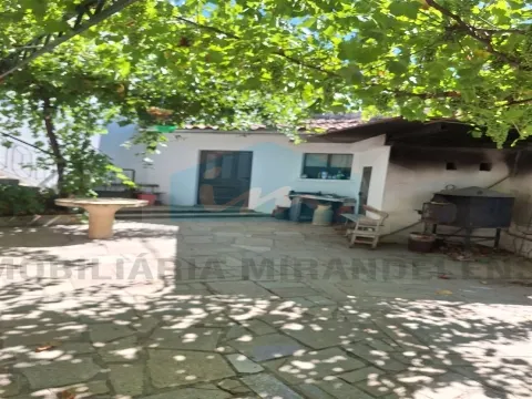 Moradia de 4 frentes para venda em Abambres - Mirandela | Imobiliária Mirandelense