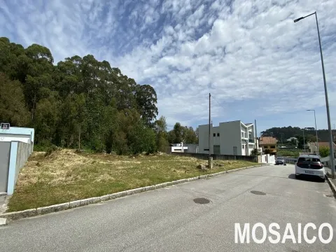 Lote de Terreno duplex de 4 habitaciones