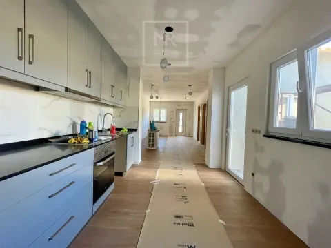 Semi-detached house T2