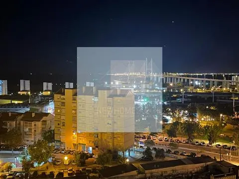 Apartamento T3 - PENTHOUSE em Sacavém