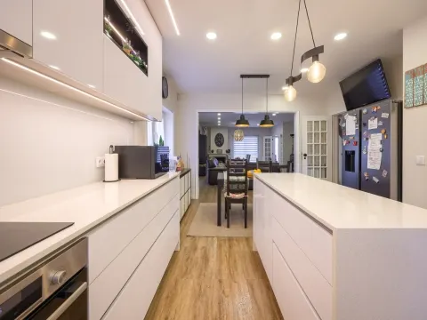 Freistehendes Haus mit 3+2 Schlafzimmern in São Bernardo, Aveiro