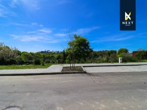 Excelente oportunidade de investimento em Santarinho, na freguesia de Orgens, em Viseu.