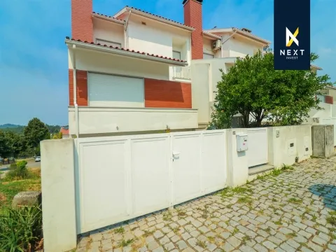 Moradia em Banda T3+2, Quinta de Falorca, Viseu