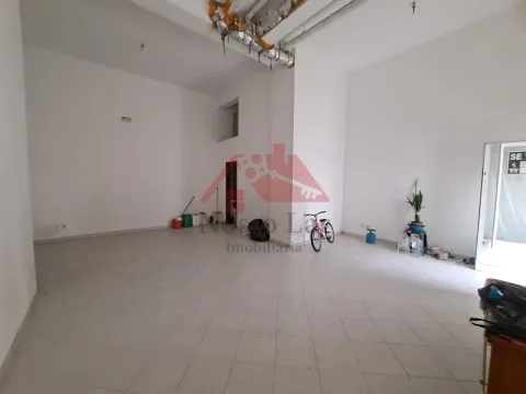 Excelente espaço comercial em Setúbal