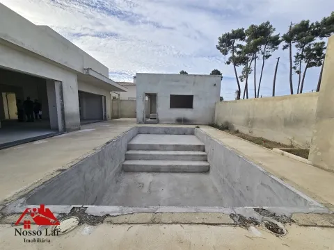 Excelente Moradia T5 de Luxo em Azeitão com piscina e garagem