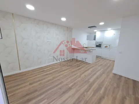 Excelente Prédio Remodelado em Palmela