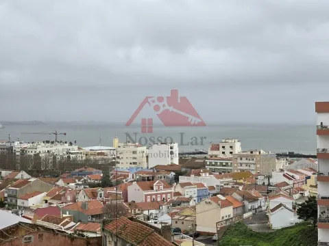 EXCLUSIVO - Apartamento T2 situado na Av São Francisco Xavier,